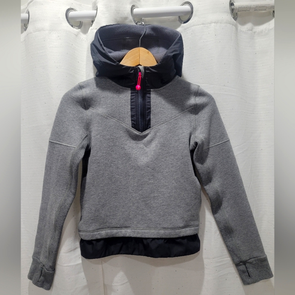 Ivivva Girls By Lululemon  Hooded 1/4 zip pullover gray Size 10